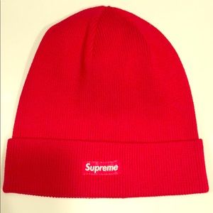 Authentic Supreme ribbed beanie